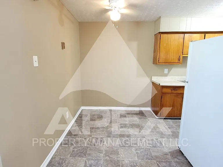 2927 Whittle Springs Rd #4 — Photo 7
