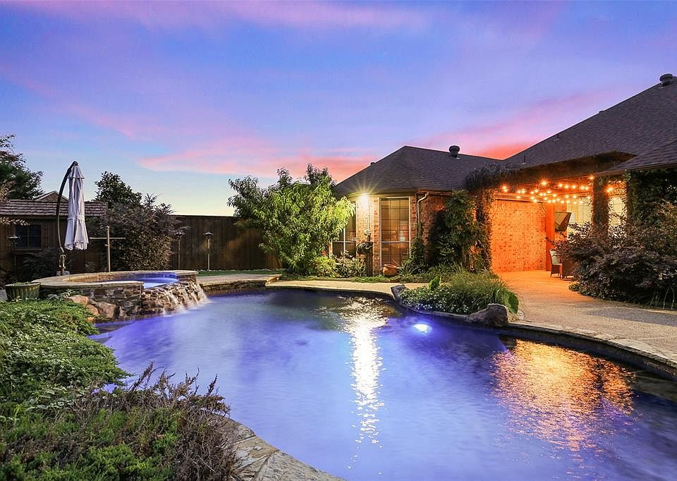 1st image of 120 Love Bird Ln