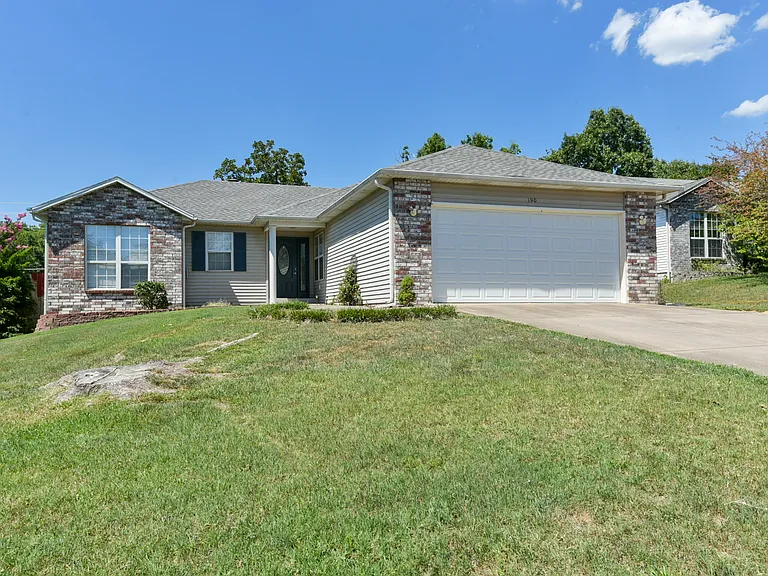 190 Horizon Dr — Photo 1