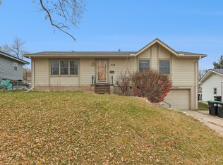 13942 P St, Omaha, NE 68137