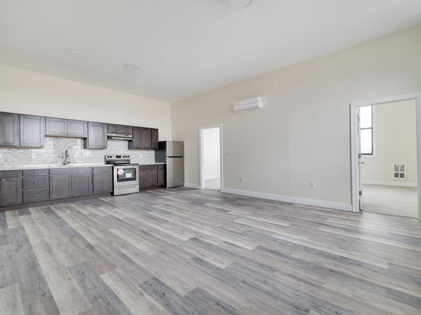 51 S Poplar St #2