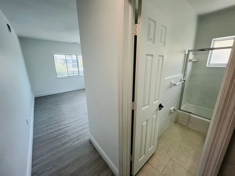 2033 Calais Dr #10 — Photo 17