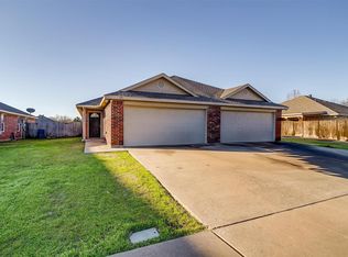 305 Deborah Ln, Crowley, TX 76036