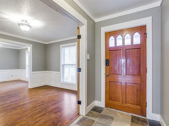 4th image of 2051 Parkdale Dr