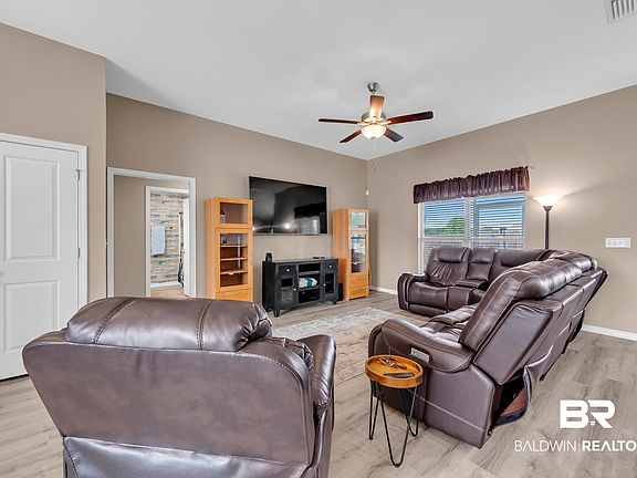3rd image of 21721 Frankfort Ct