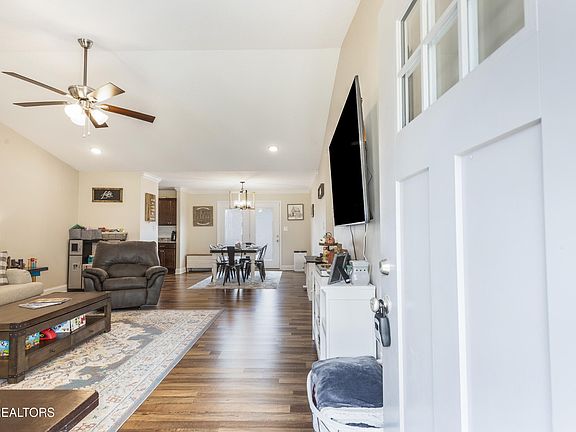 5th image of 3833 Hillside Terrace Ln
