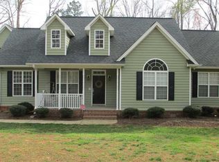 2021 Goldenmaple Ln, Cedar Grove, NC 27231