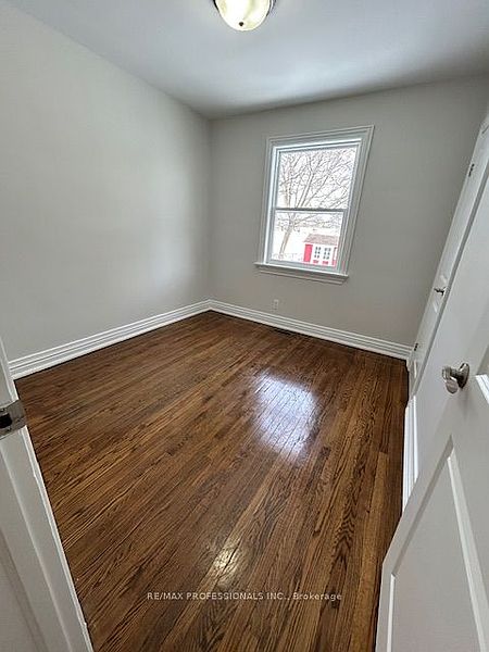 Toronto House for rent - 4 Bedrooms — photo 10