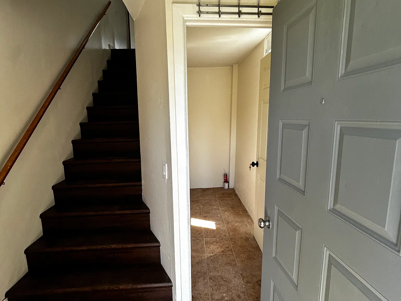 3 bed, 800 sqft, $1,500 — Photo 2