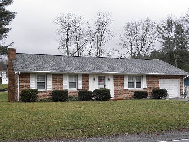1st image of 1001 Pinewood Dr