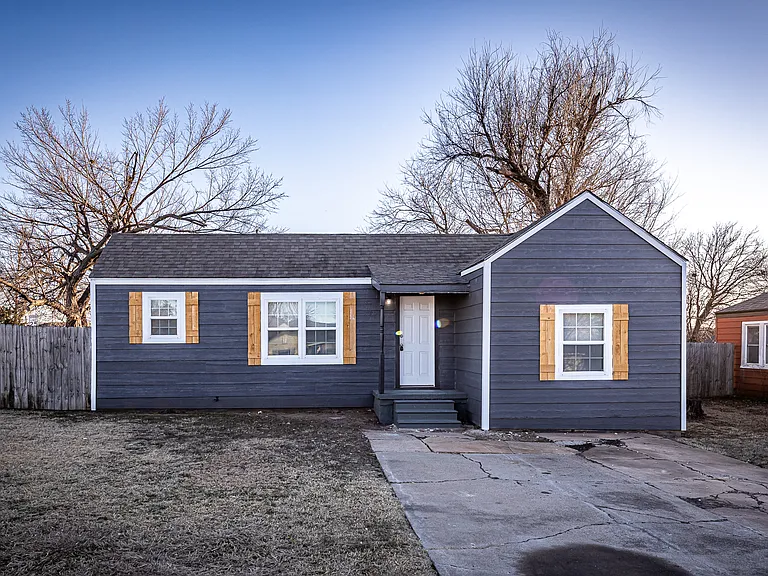 1702 NW Euclid Ave — Photo 2
