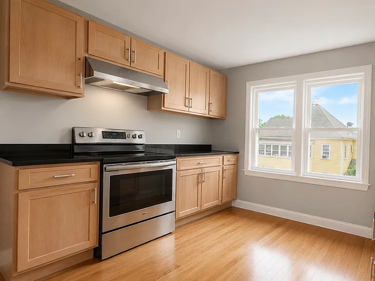 12 Dow St #1/2 — Photo 6