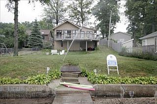2nd image of 1918 Forest Dr