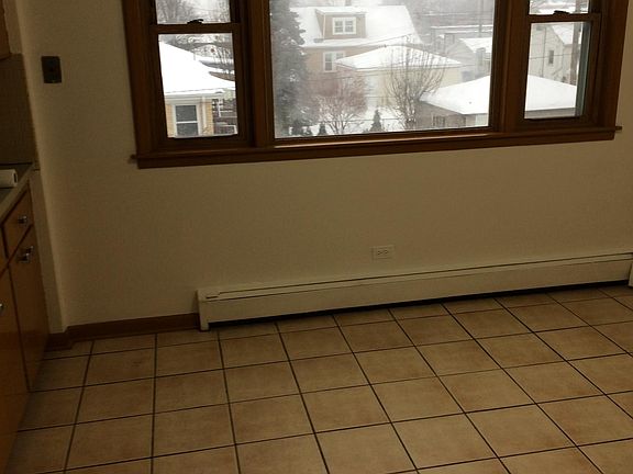 4th image of 2173 N Moody Ave #2