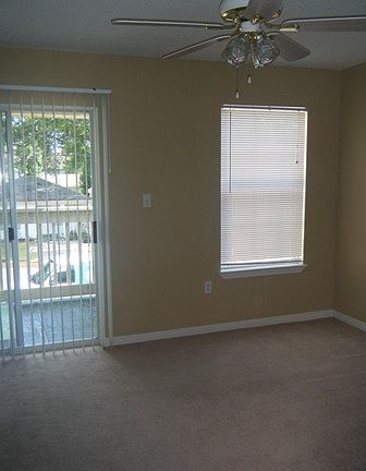 4th image of 38 Park Cir SE Unit A