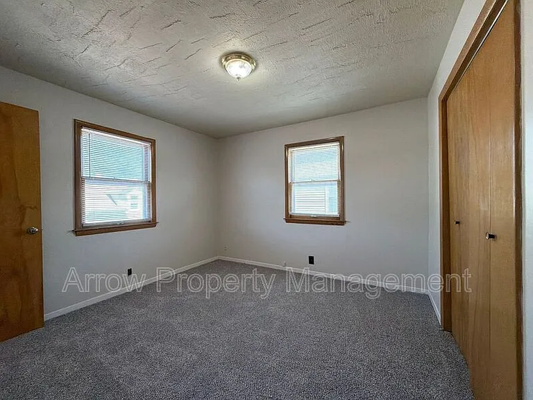 1309 S 10th St — Photo 14