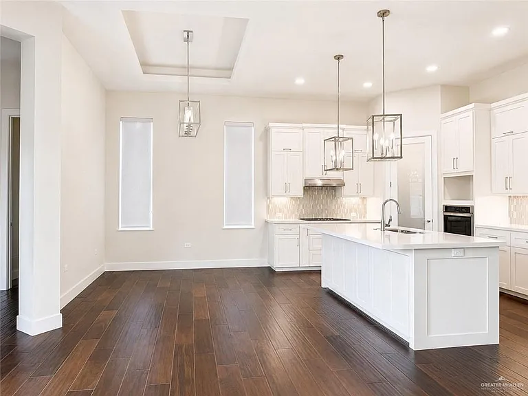 2507 Zinnia St — Photo 6