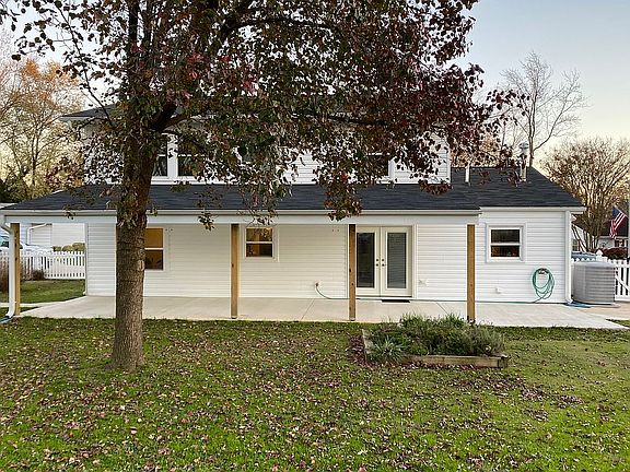 5th image of 944 Summer Hill Cir