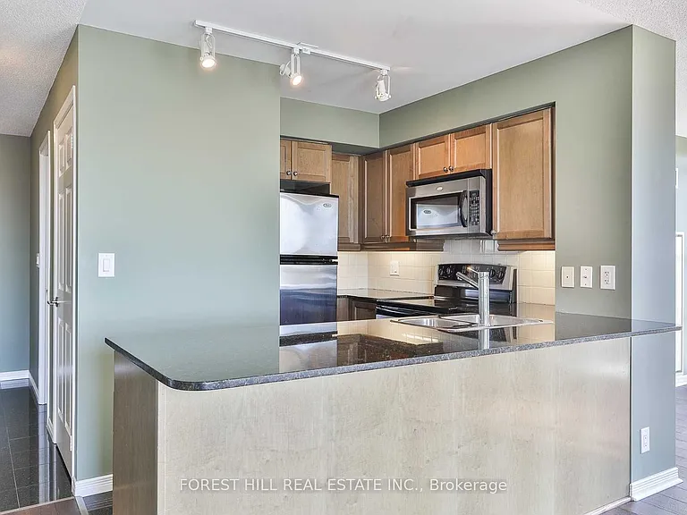 736 Spadina Ave #1104 — Photo 2
