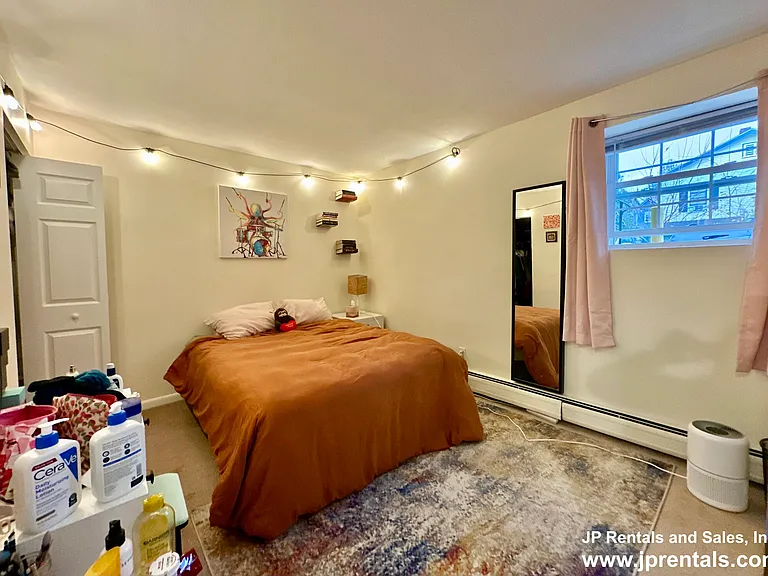 804 Centre St #7 — Photo 8