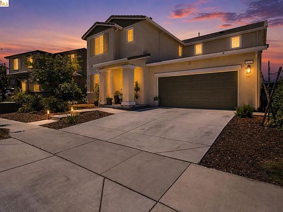 4th image of 782 Silver Creek Cir