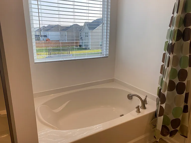 2429 Miranda Dr — Photo 38
