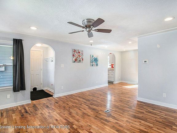 5th image of 600 E Higham St