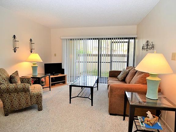 4th image of 19505 Quesada Ave #M