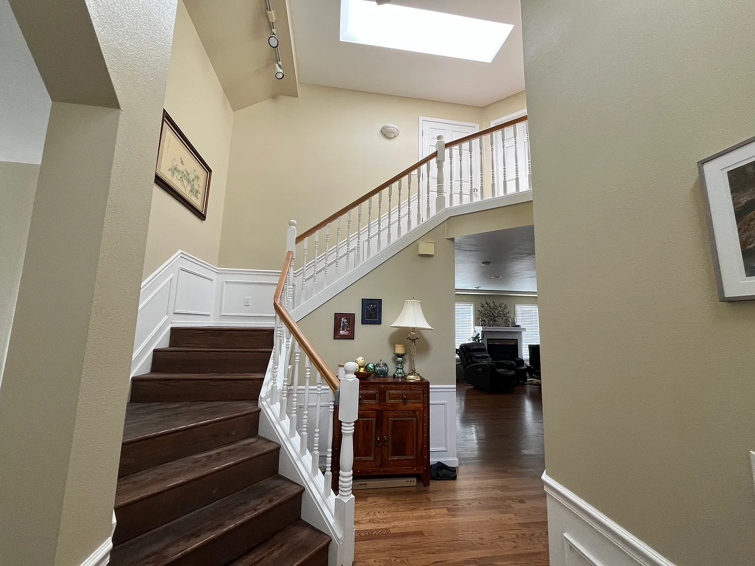 3 bed, 2.5 bath, 1750 sqft, $3,550 — Photo 2