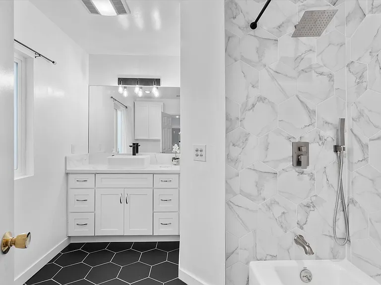 320 Laurel Ave — Photo 25