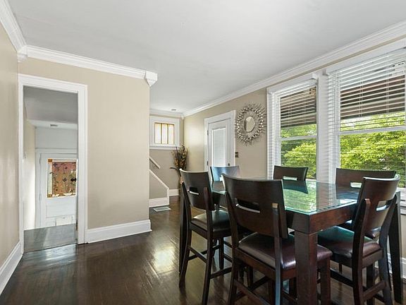 5th image of 3651 Epworth Ave