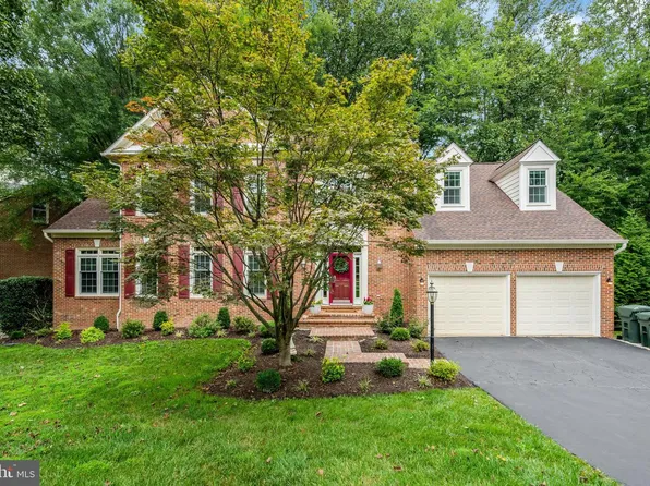 11181 Longwood Grove Dr, Reston, VA 20194