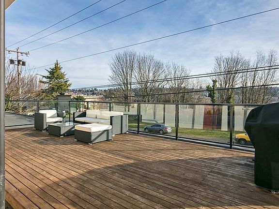 2nd image of 2515 Thorndyke Ave W APT 8
