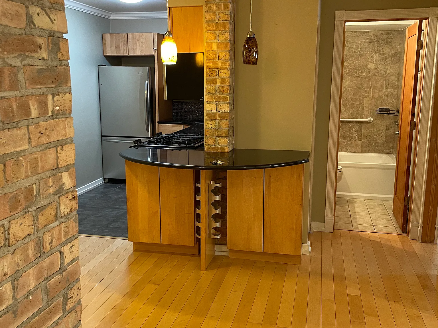 1 bed, 600 sqft, $1,900 — Photo 4