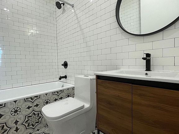 4th image of 1265 Herkimer St #2R