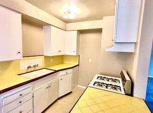 915 S Howard St #B, Corona, CA 92879