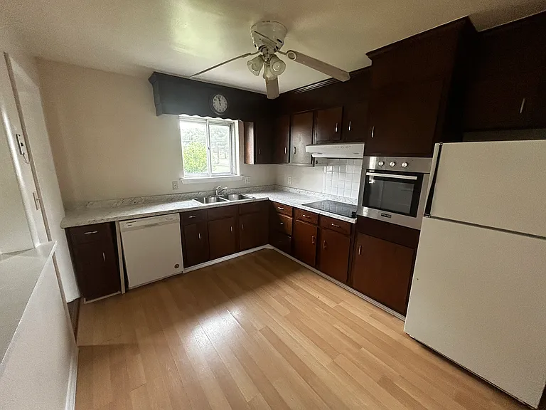 2857 Envoy Dr — Photo 4