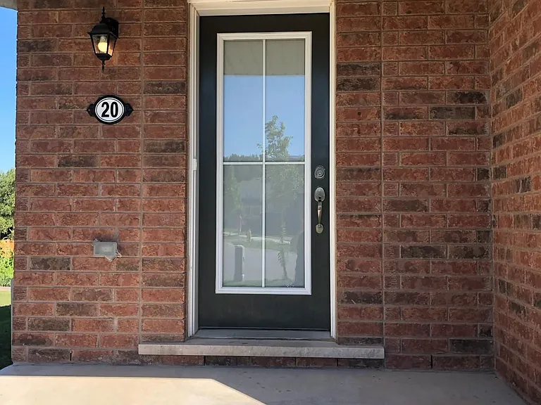 20 Butcher Cres — Photo 2