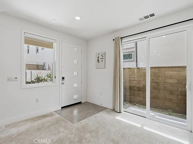 208 Yerba — Photo 5