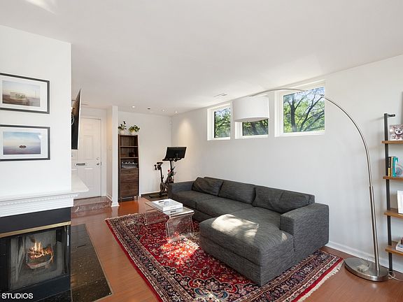 3rd image of 2757 N Wayne Ave #A