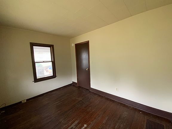 5th image of 625-2 Commercial St