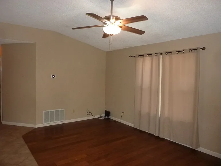4020 Beaver Creek Ct — Photo 3