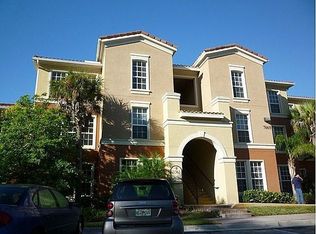 7066 Sierra Club Cir, Naples, FL 34113