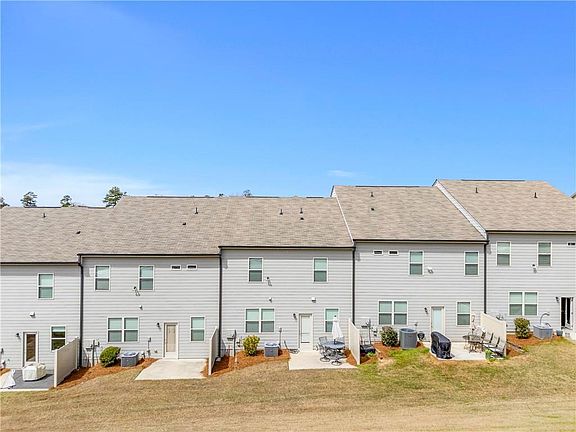 3rd image of 2537 Pearl Ridge Trce