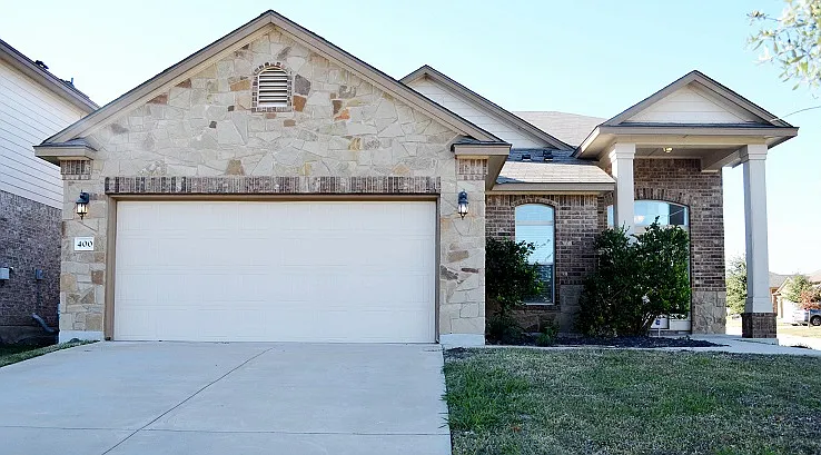 400 Stonewall Rdg — Photo 1