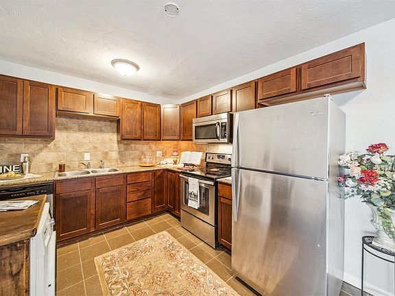 2nd image of 401 12th Ave #246