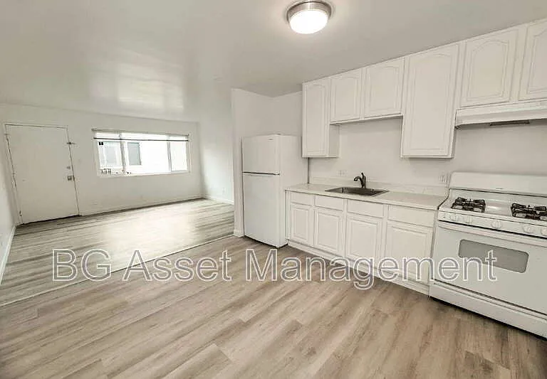 146 19th St #I — Photo 22
