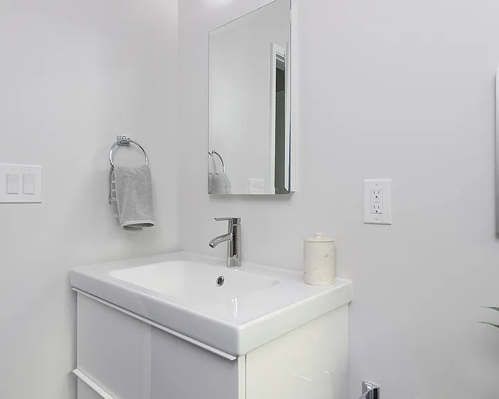 815 E Villa St — Photo 17