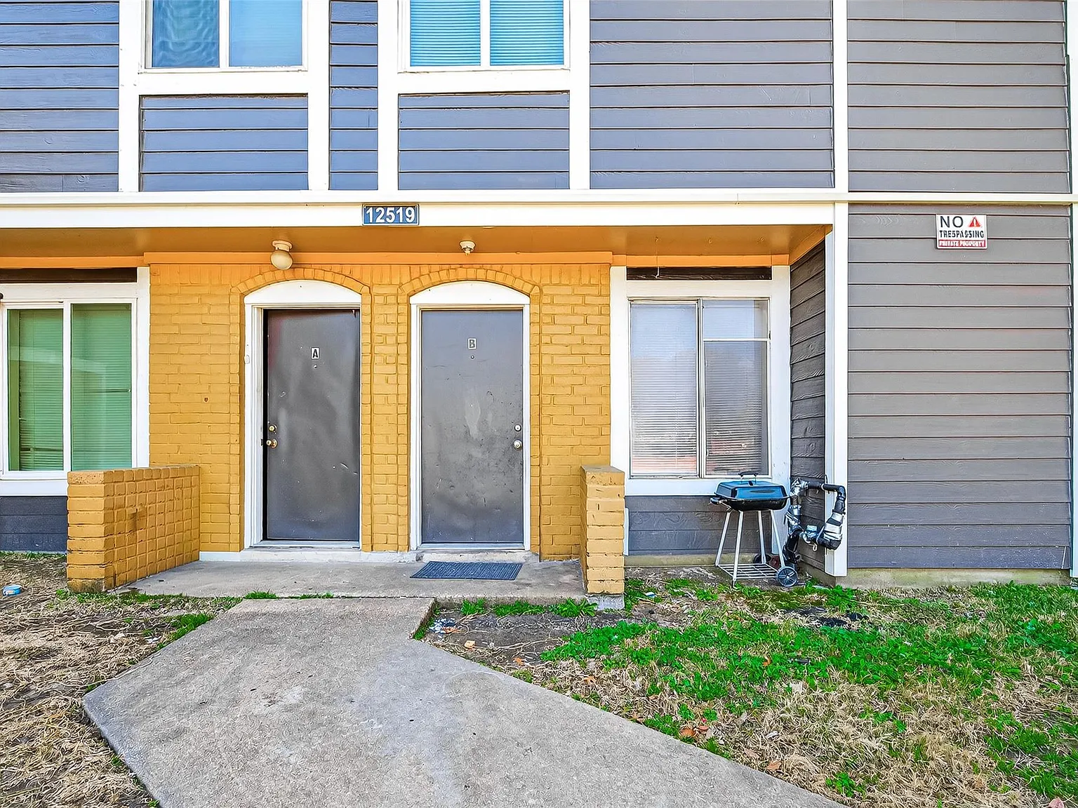 2 bed, 2.0 bath, 2160 sqft, $1,295 — Photo 2