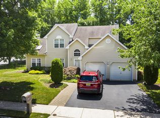 194 Navajo Dr, Aberdeen, NJ 07747